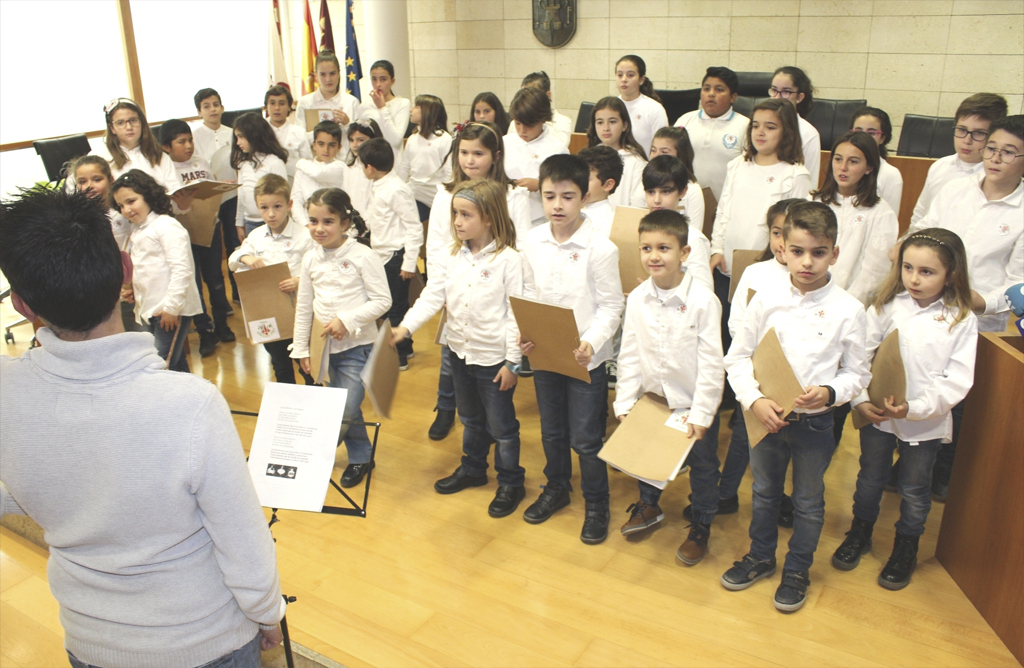 Presentan el nuevo Coro del CEIP Santiago que iniciar su andadura con el concierto de este domingo 22 de diciembre