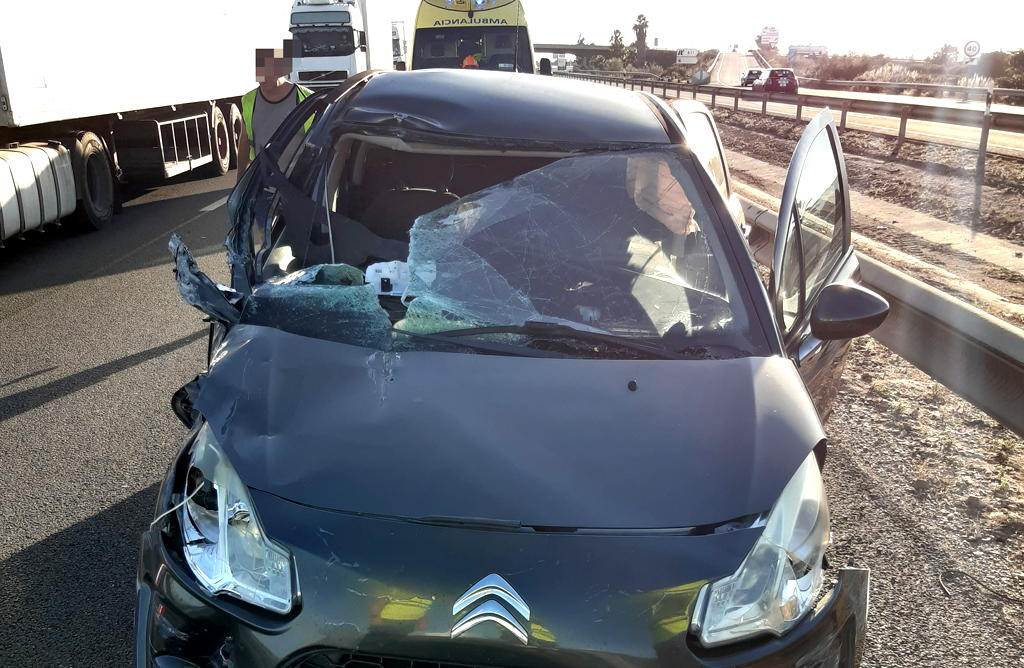 Una mujer resulta herida en un accidente de trfico en la A7 a su paso por Totana