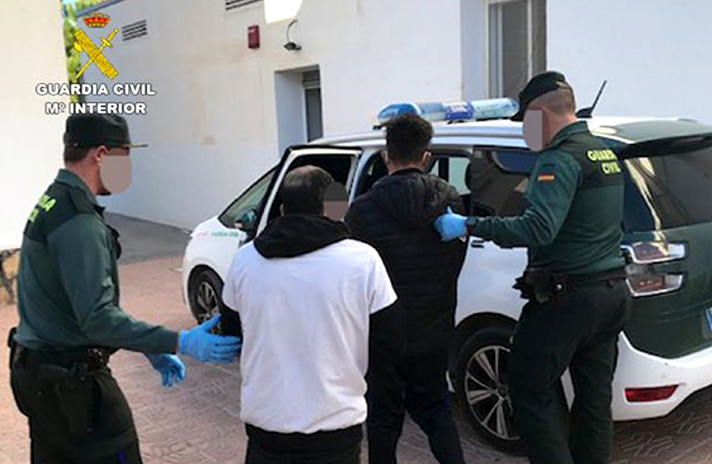 La Guardia Civil detiene a dos presuntos atracadores en Totana