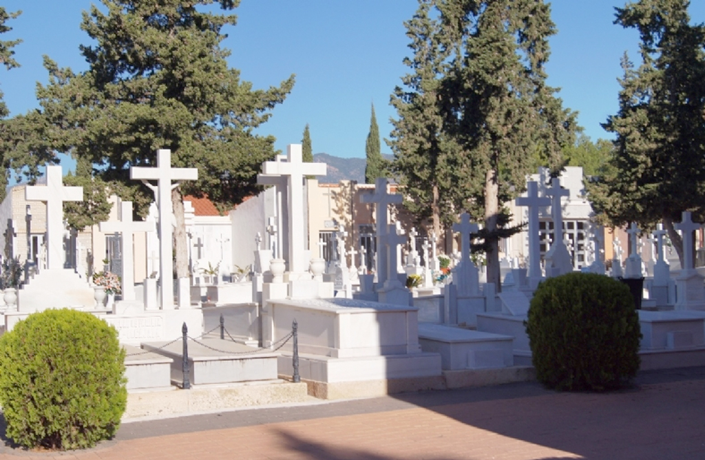 Una caminata al cementerio y una misa honrarn a las mujeres y nios vctimas de la violencia de gnero