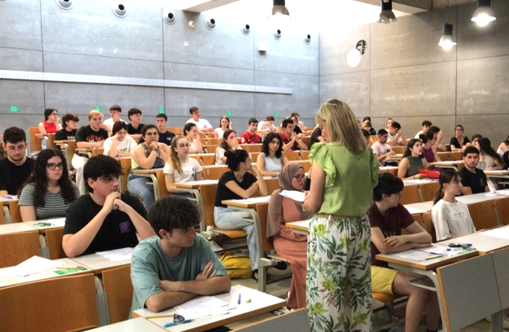 Ms de 7.700 estudiantes de la Regin se examinan de la PAU
