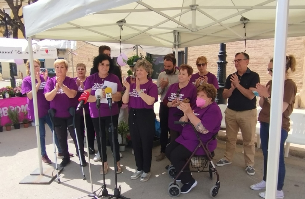 Totana conmemora el Da Internacional de la Fibromialgia y Sndrome de Fatiga Crnica 