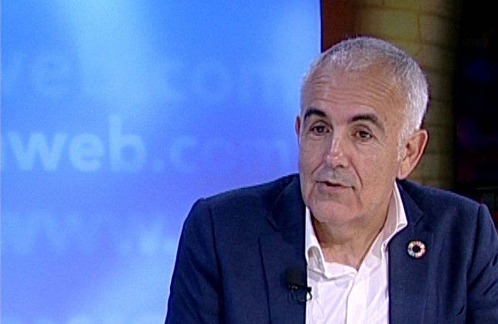 El diputado Martínez Baños denuncia la paralización de más de 12.000 expedientes de ayudas al autoconsumo