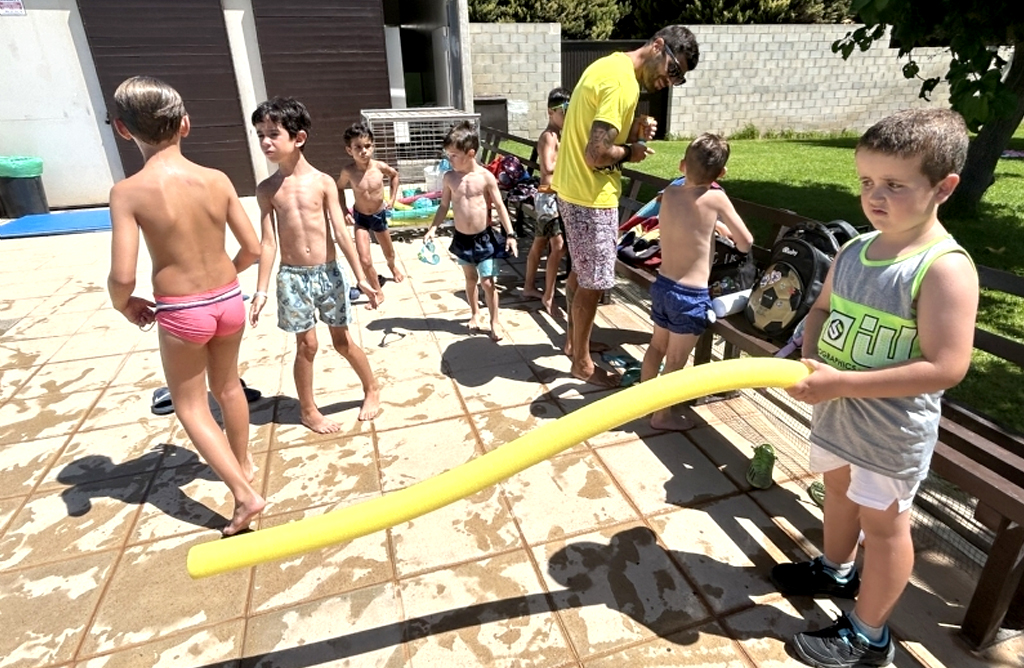 Maana abre sus puertas la piscina del Polideportivo 6 de Diciembre