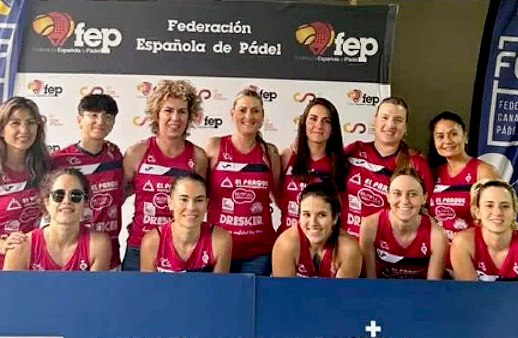 El equipo femenino de pádel del Club de Tenis Totana realiza un gran papel en la Copa de España de Ligas Autonómicas