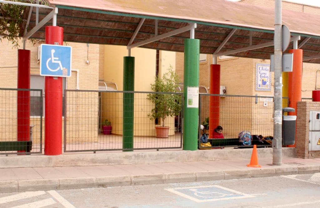 El CEIP Tierno Galvn tendr una cubierta en su pista deportiva