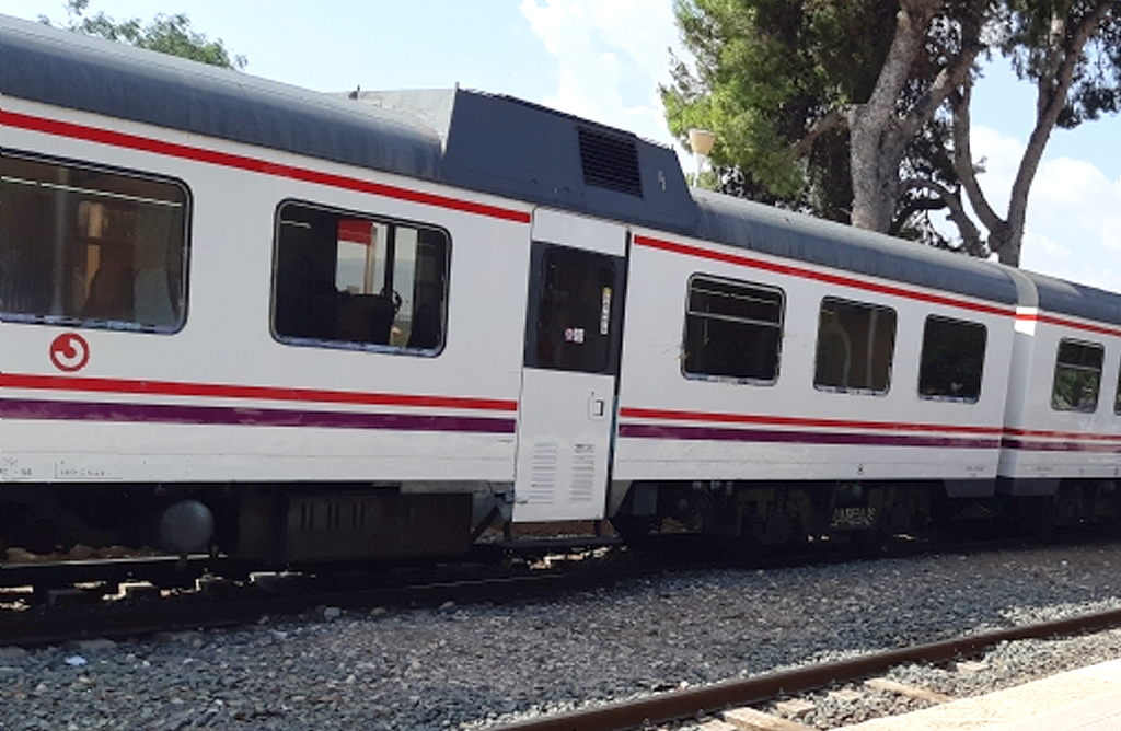 Dos autobuses comunicarán Murcia y Águilas en sustitución del Cercanías 