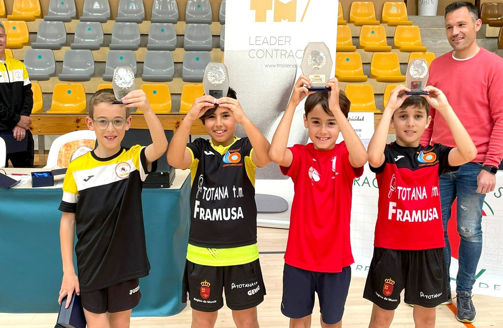 Gran xito de los jugadores del Club Totana Tenis de Mesa en el II Open de la temporada